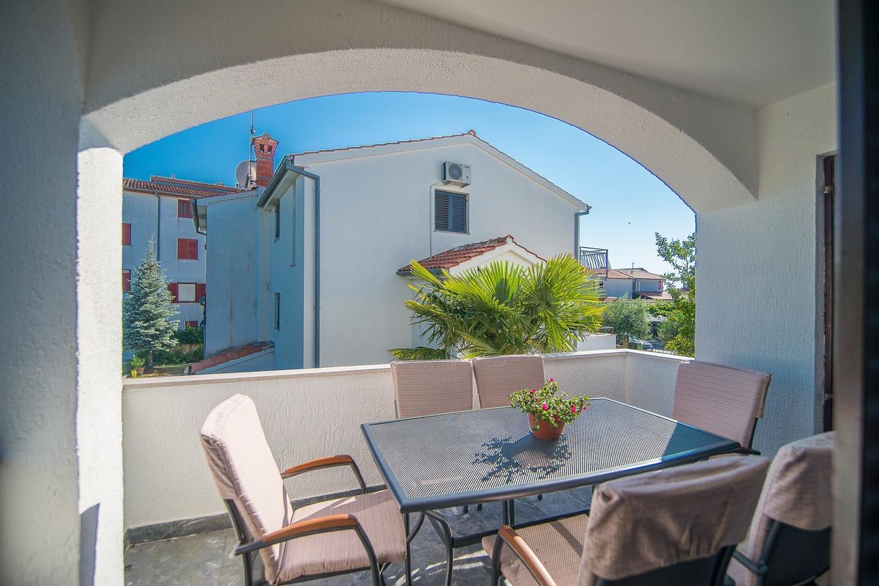 Apartments Dino Πόρετς Εξωτερικό φωτογραφία