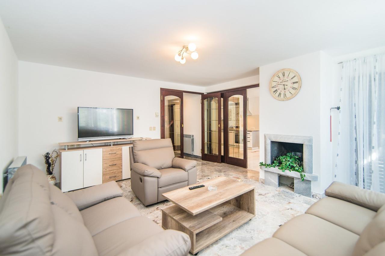 Apartments Dino Πόρετς Εξωτερικό φωτογραφία