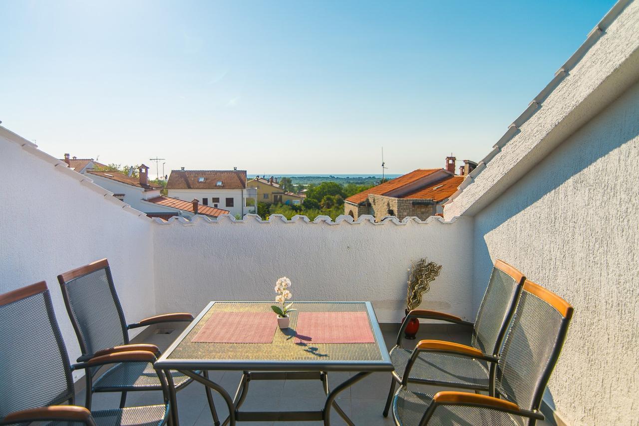 Apartments Dino Πόρετς Εξωτερικό φωτογραφία