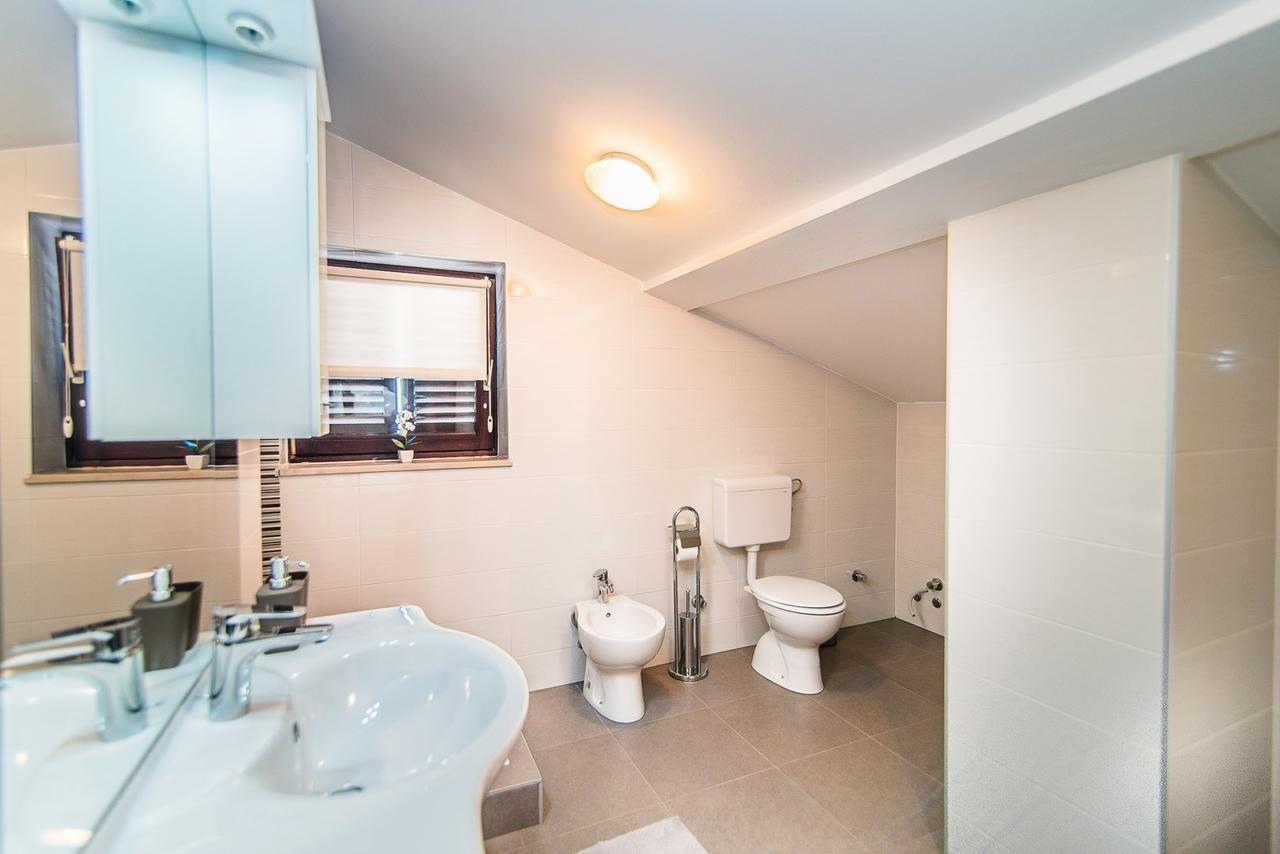 Apartments Dino Πόρετς Εξωτερικό φωτογραφία