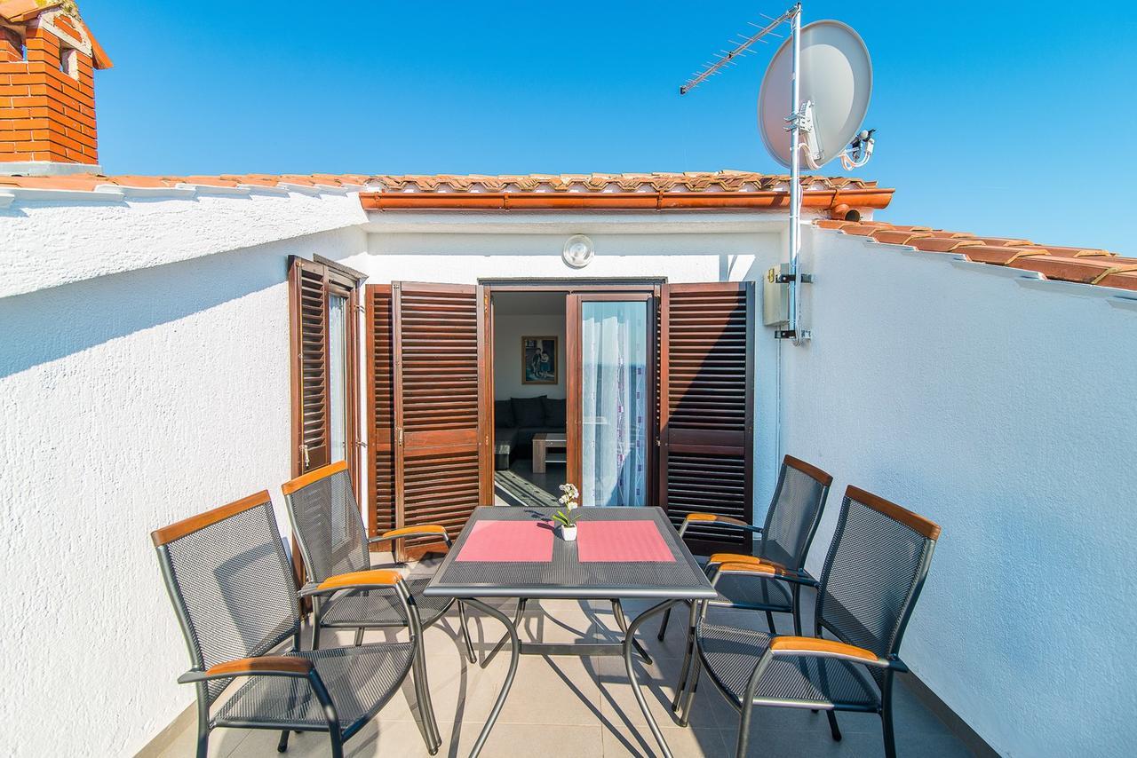 Apartments Dino Πόρετς Εξωτερικό φωτογραφία