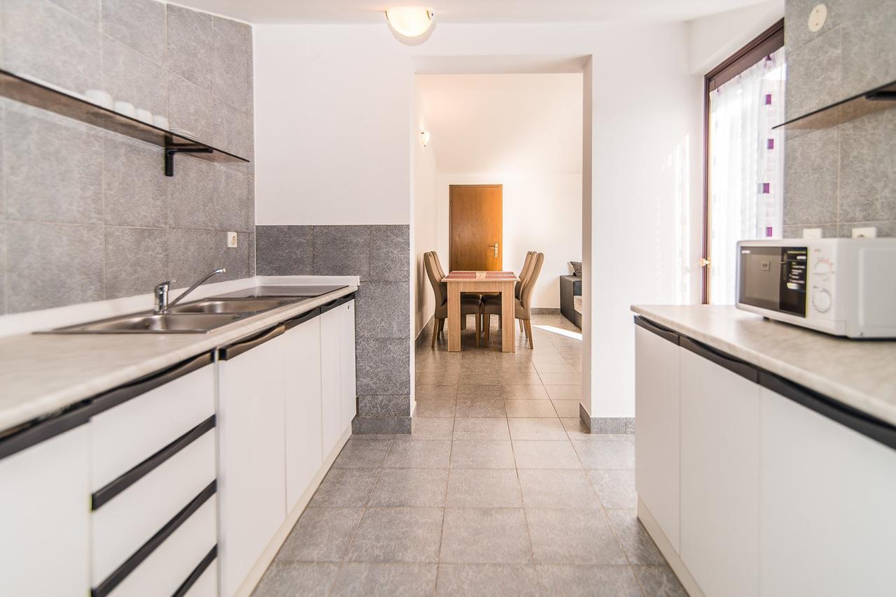 Apartments Dino Πόρετς Εξωτερικό φωτογραφία