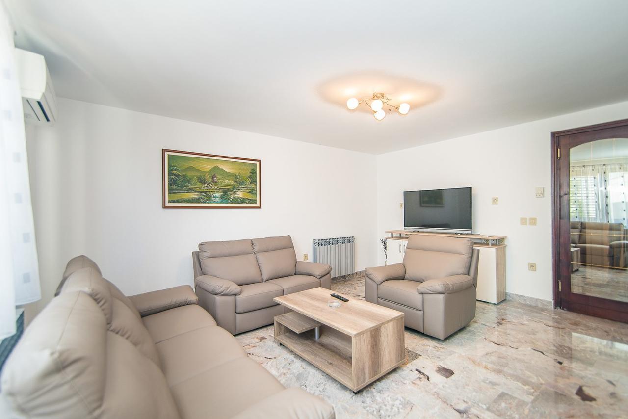 Apartments Dino Πόρετς Εξωτερικό φωτογραφία
