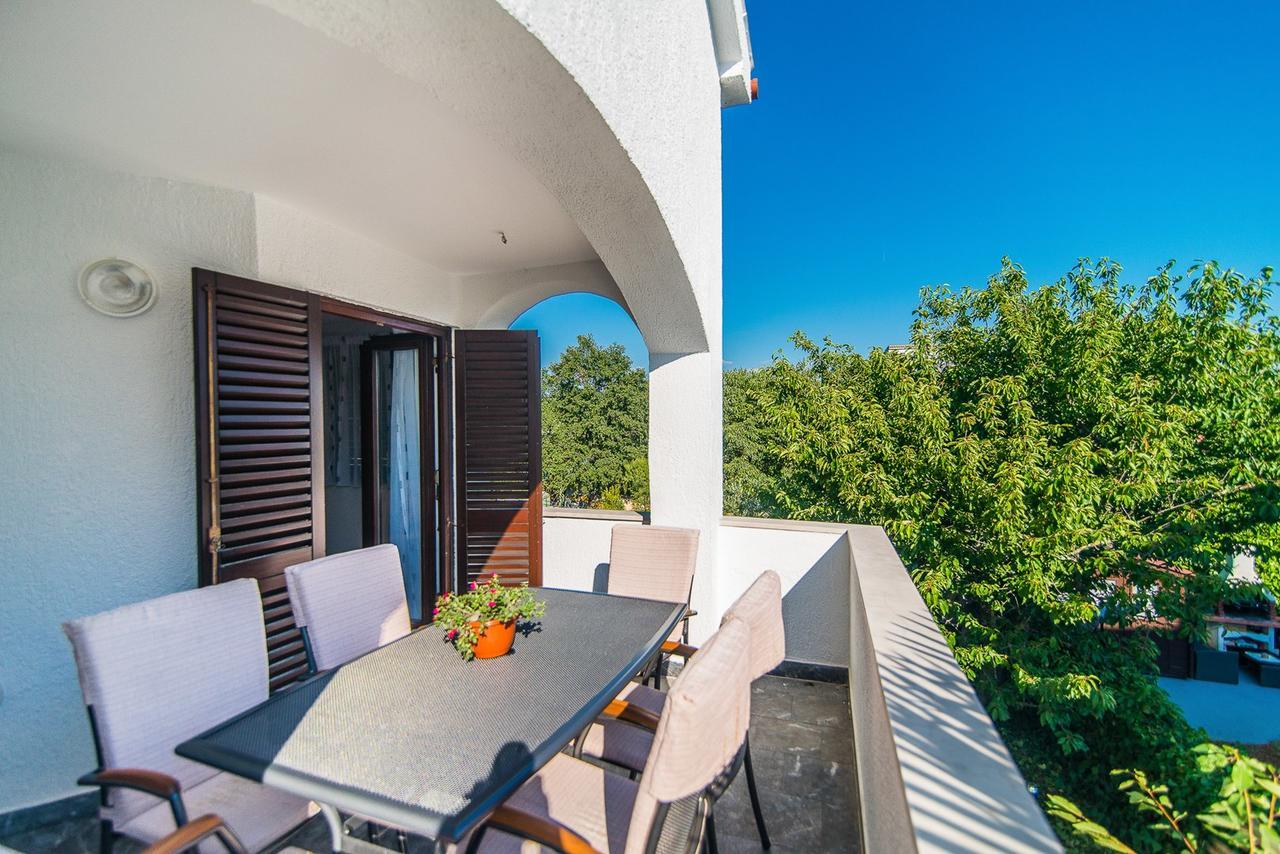 Apartments Dino Πόρετς Εξωτερικό φωτογραφία