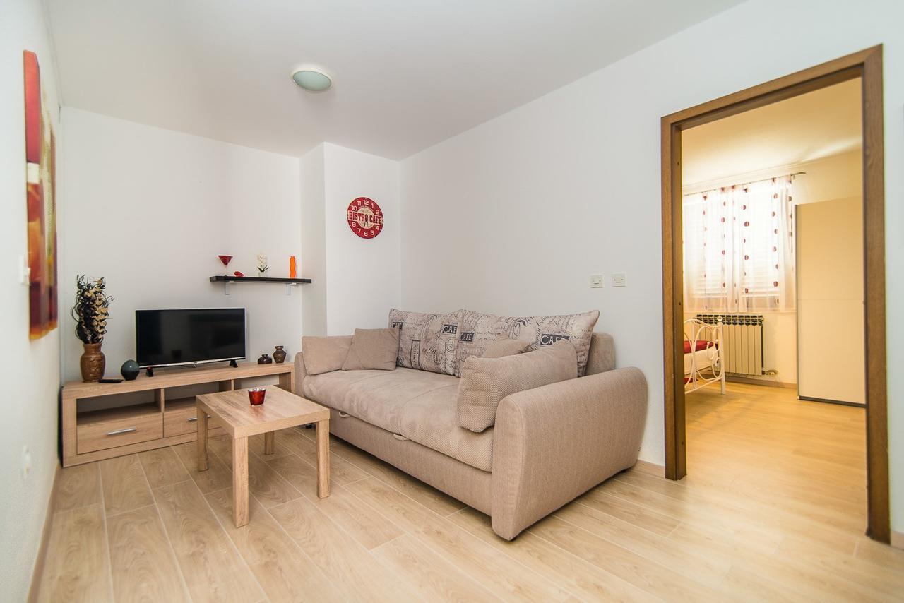 Apartments Dino Πόρετς Εξωτερικό φωτογραφία