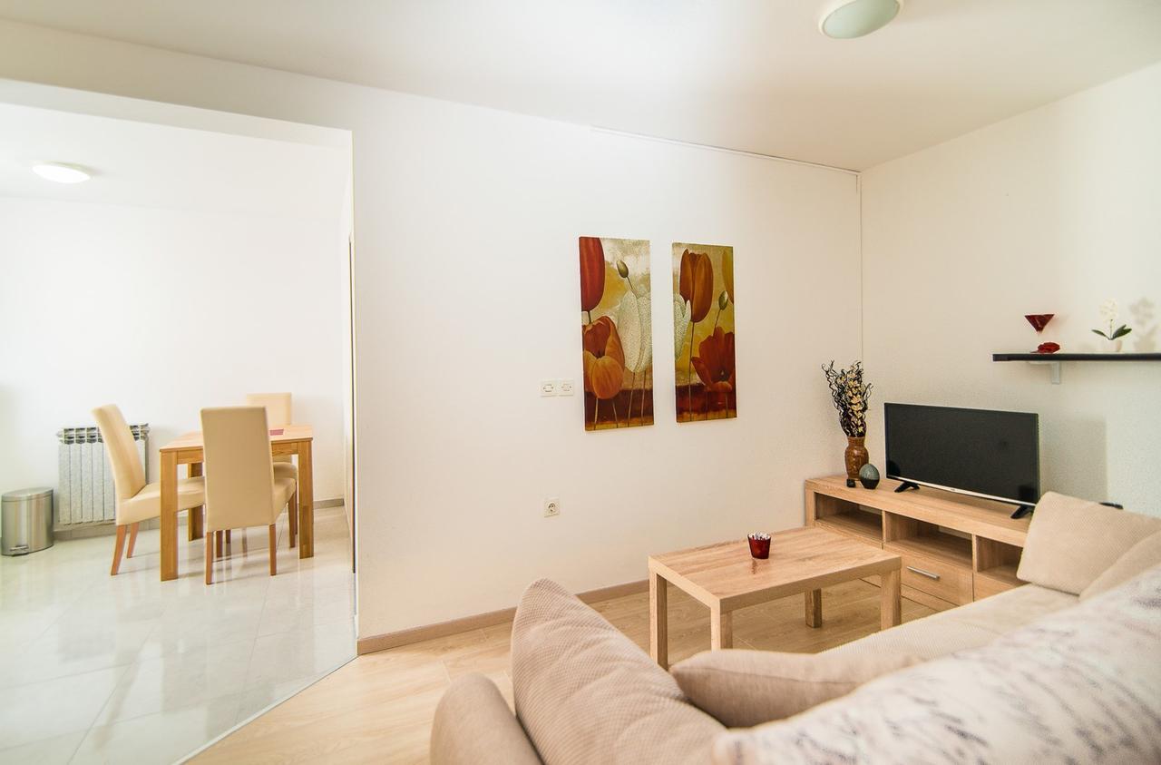 Apartments Dino Πόρετς Εξωτερικό φωτογραφία