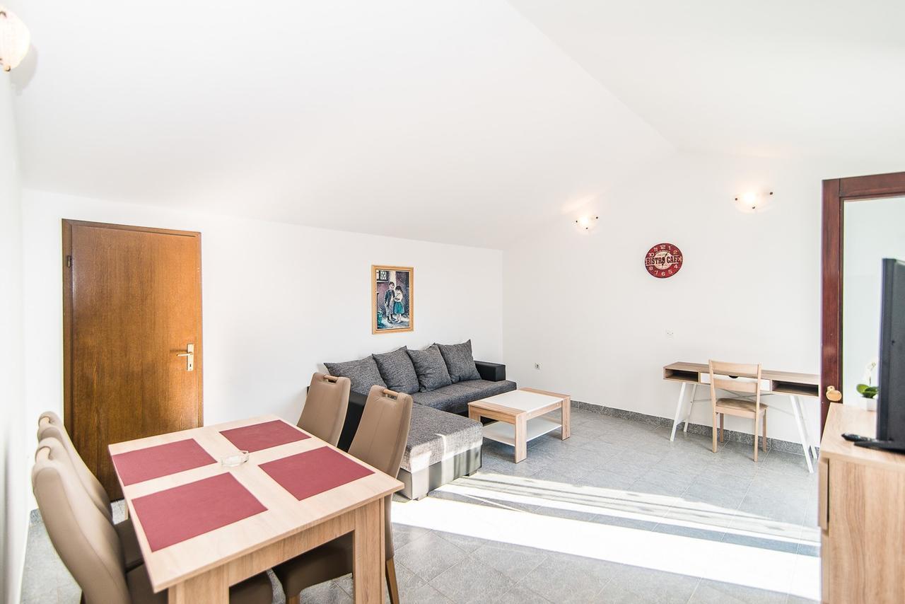 Apartments Dino Πόρετς Εξωτερικό φωτογραφία