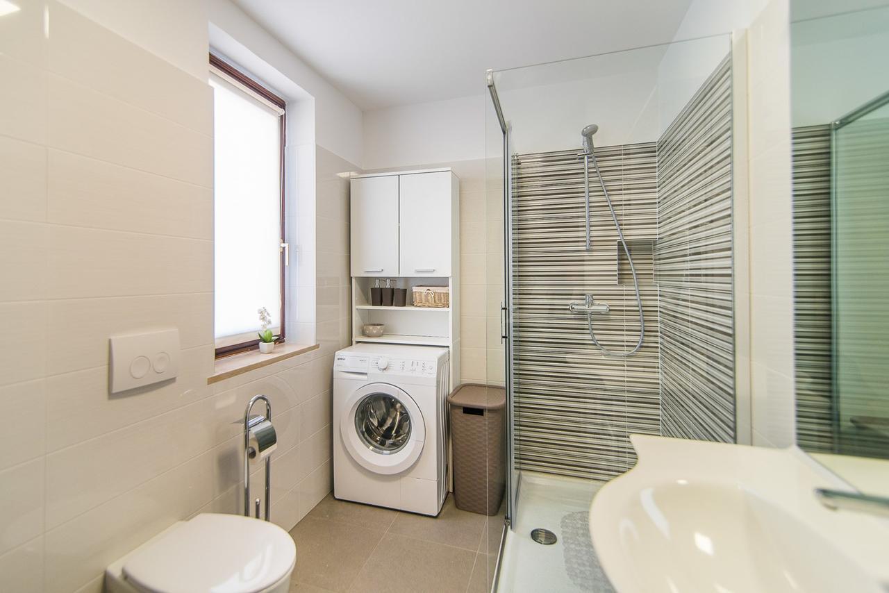 Apartments Dino Πόρετς Εξωτερικό φωτογραφία