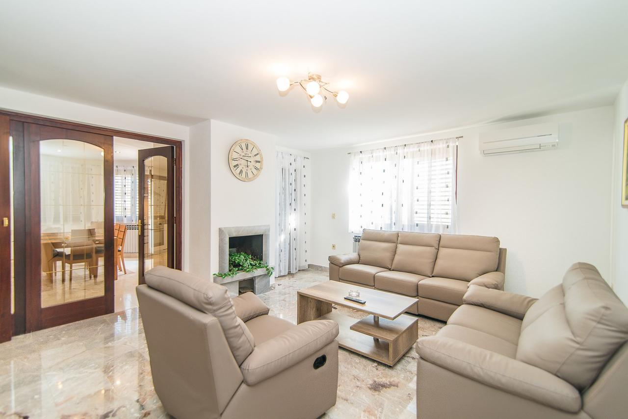 Apartments Dino Πόρετς Εξωτερικό φωτογραφία