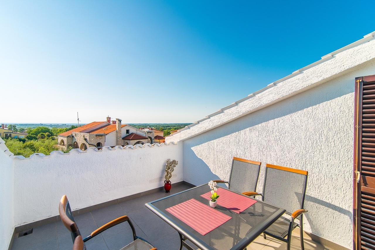 Apartments Dino Πόρετς Εξωτερικό φωτογραφία