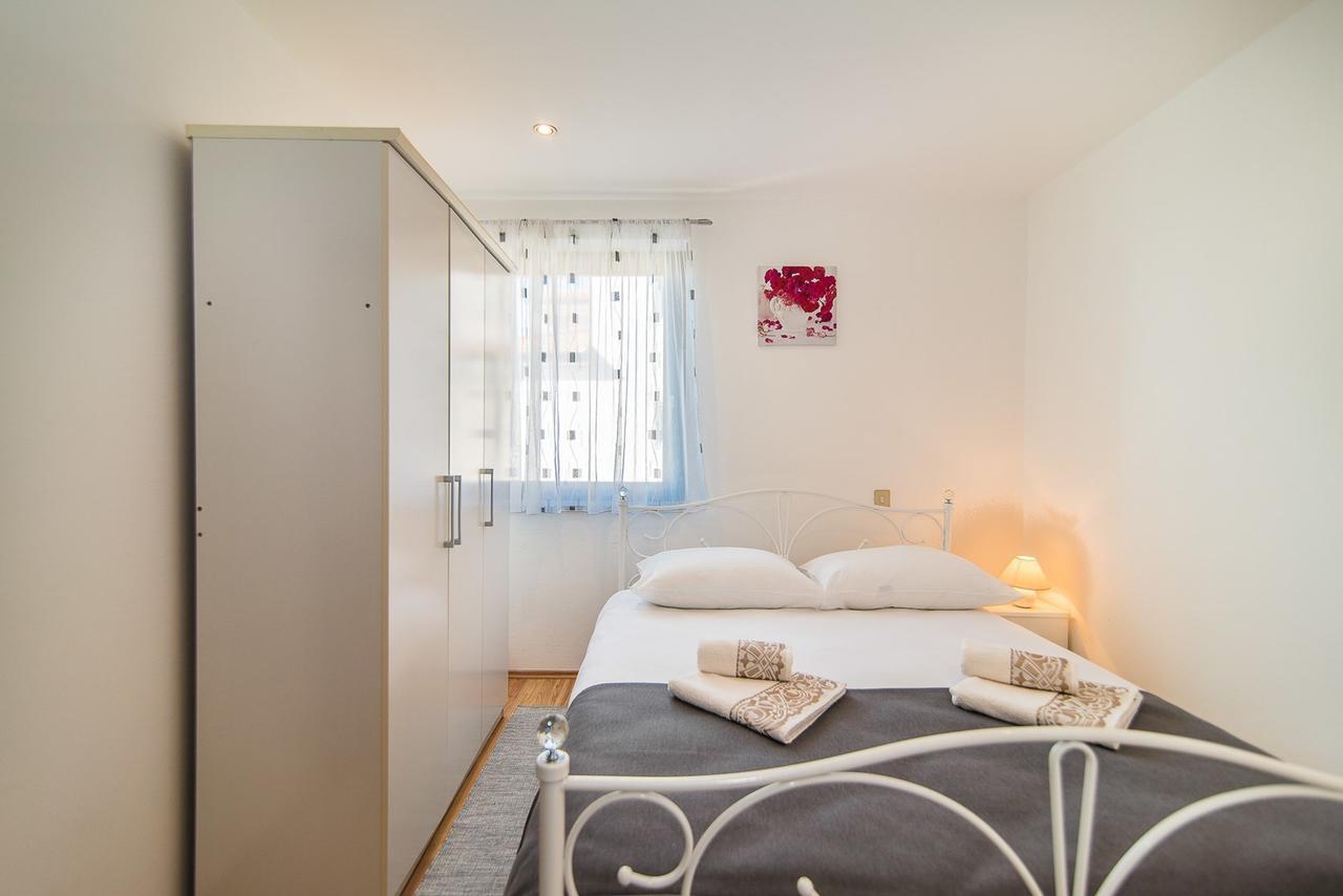 Apartments Dino Πόρετς Εξωτερικό φωτογραφία
