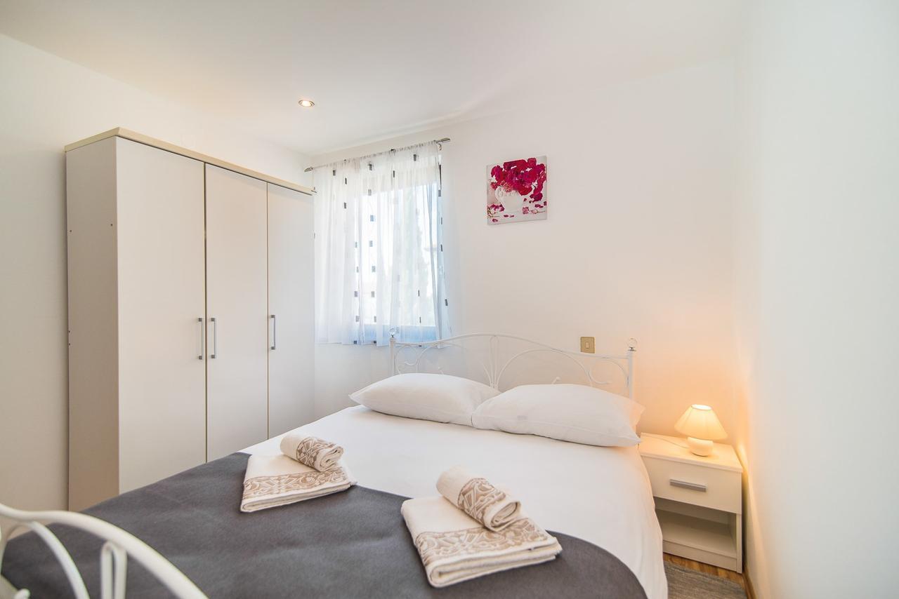 Apartments Dino Πόρετς Εξωτερικό φωτογραφία